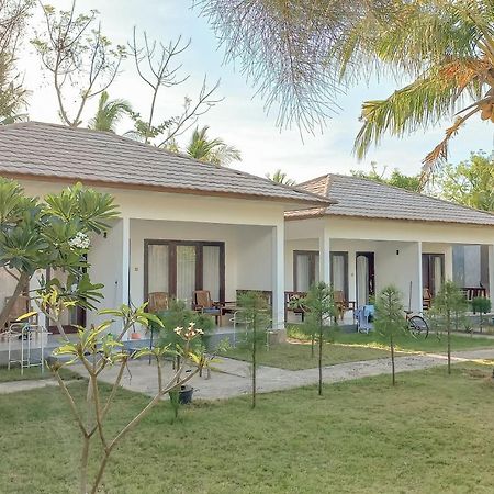 Nusa Indah Bungalows Гили Еър Екстериор снимка