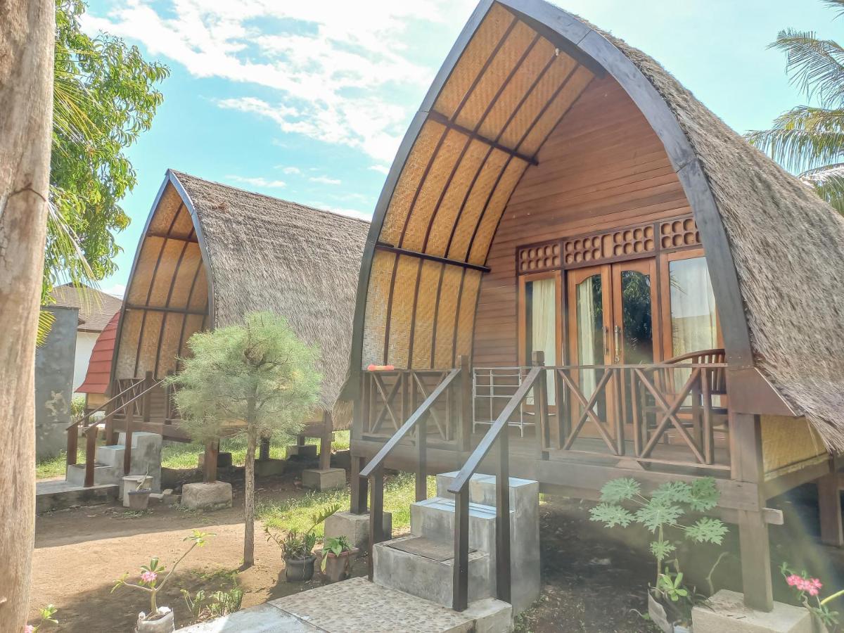 Nusa Indah Bungalows Гили Еър Екстериор снимка