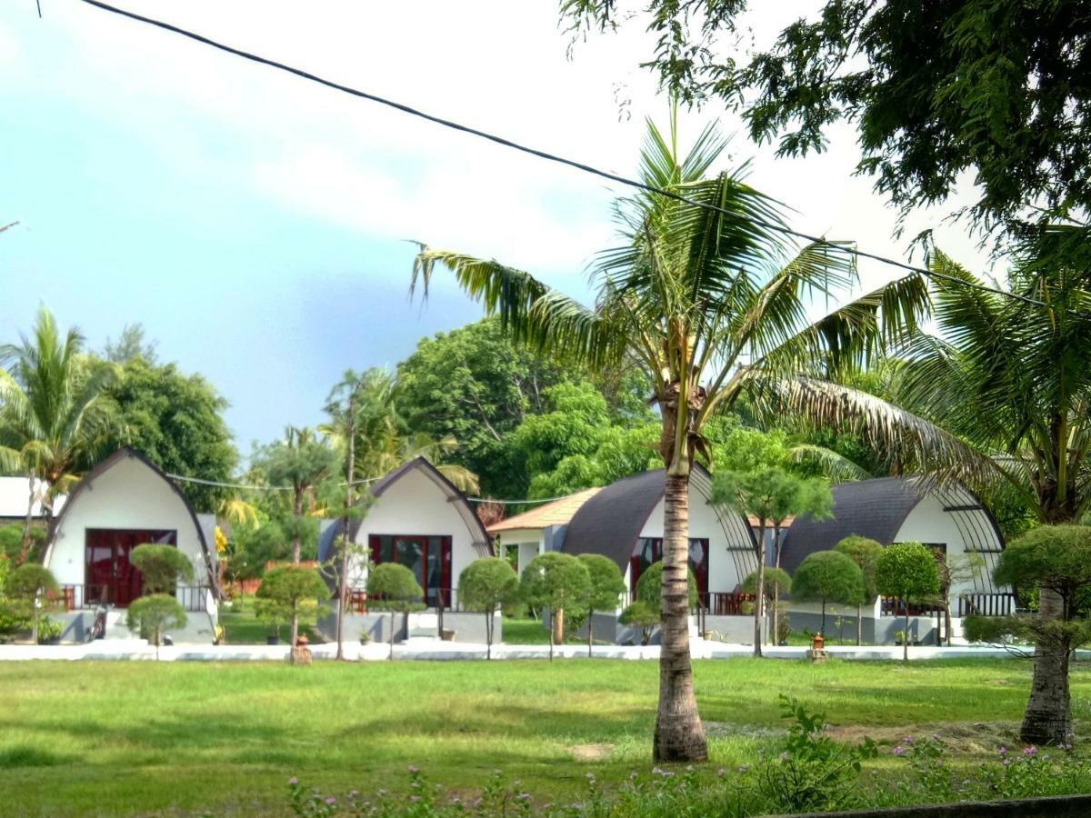Nusa Indah Bungalows Гили Еър Екстериор снимка