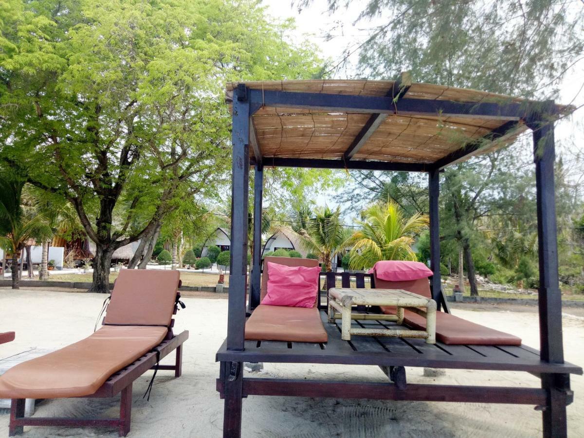 Nusa Indah Bungalows Гили Еър Екстериор снимка